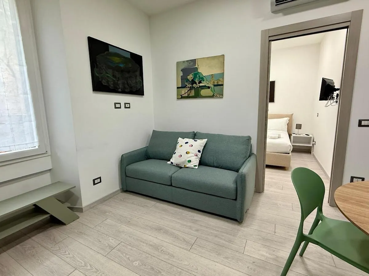 5 Minuti Duomo - Metro M4 Argonne - Linate Airport Apartment Milan 0*,