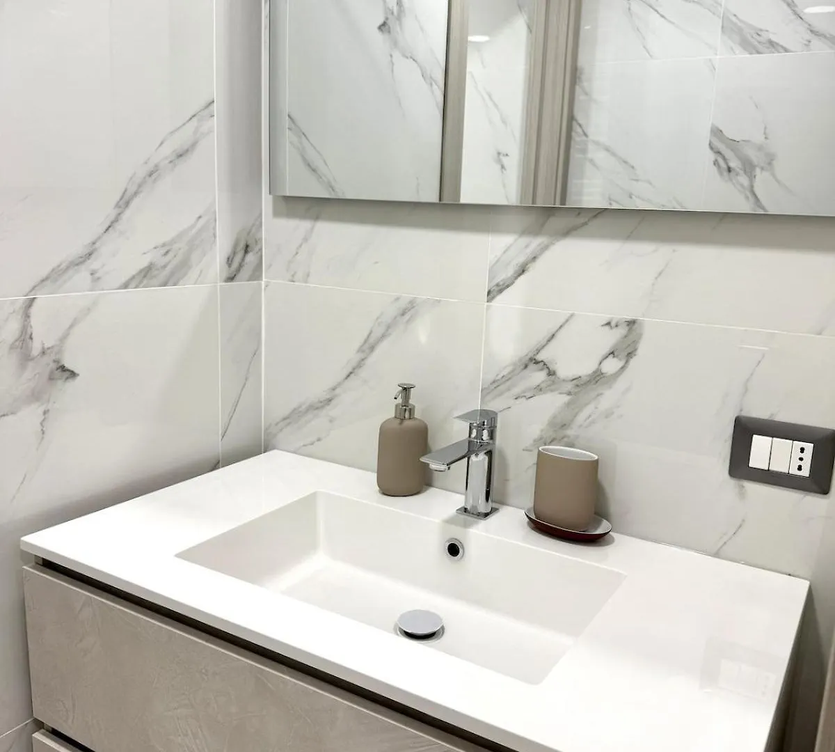 5 Minuti Duomo - Metro M4 Argonne - Linate Airport Apartment Milan